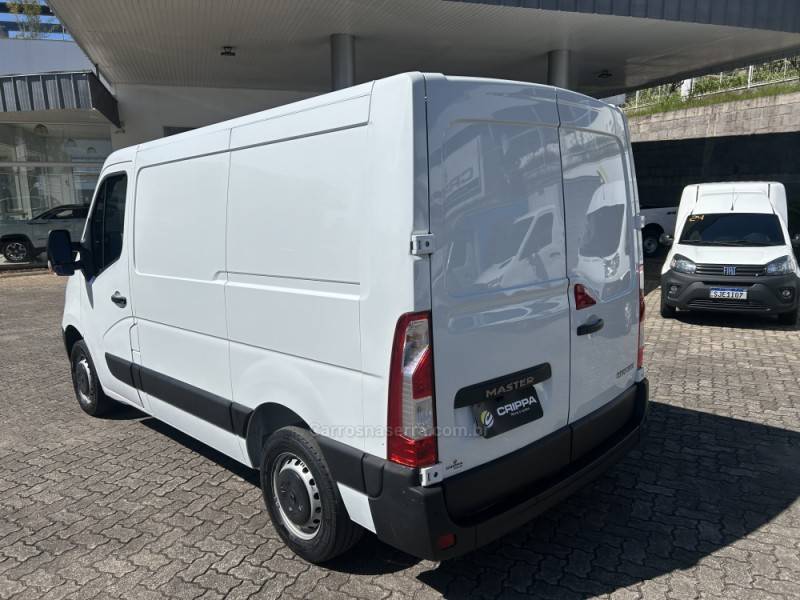 RENAULT - MASTER - 2019/2020 - Branca - R$ 165.000,00
