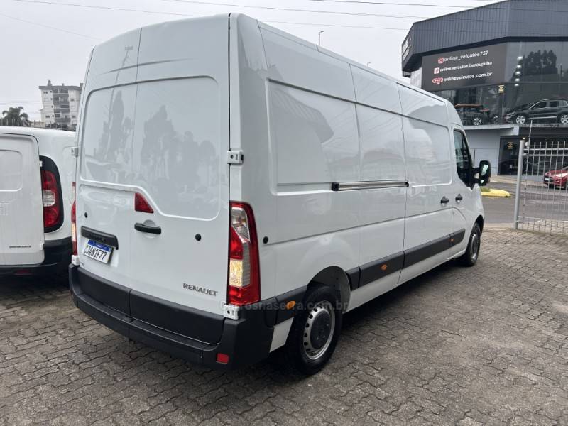 RENAULT - MASTER - 2020/2021 - Branca - R$ 195.000,00