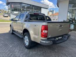 CHEVROLET - S10 - 2013/2013 - Dourada - R$ 109.000,00