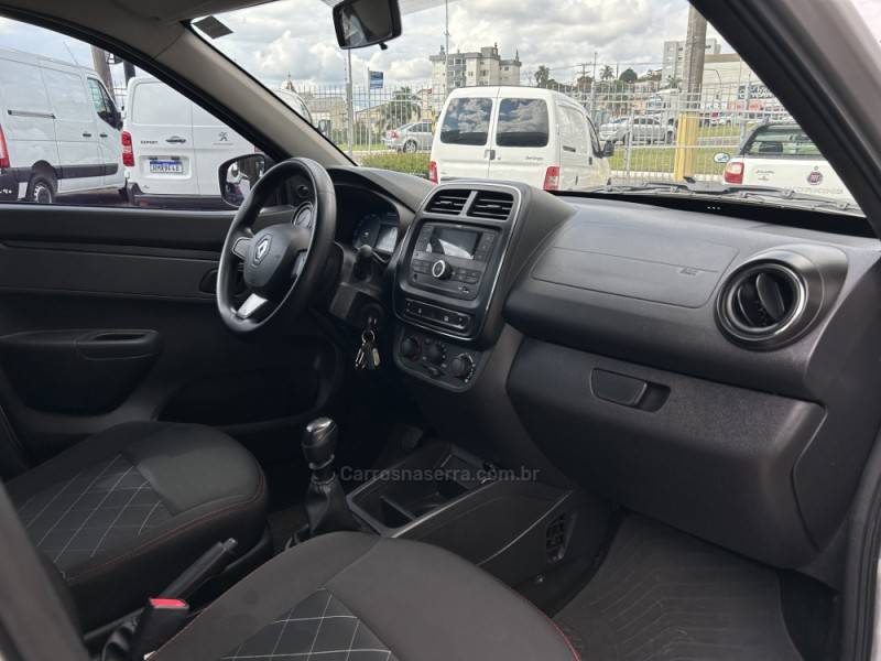 RENAULT - KWID - 2022/2023 - Prata - R$ 48.500,00
