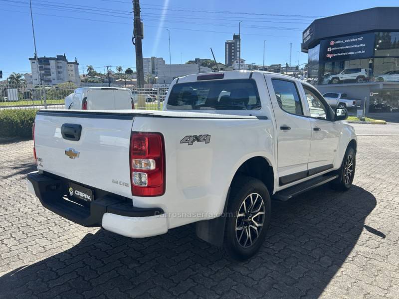 CHEVROLET - S10 - 2022/2022 - Branca - R$ 135.000,00