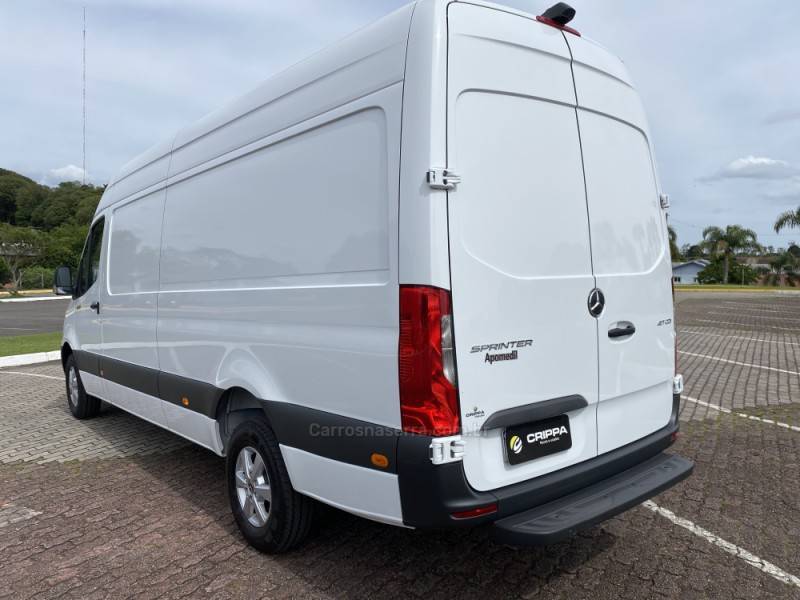 MERCEDES-BENZ - SPRINTER - 2023/2024 - Branca - R$ 285.000,00