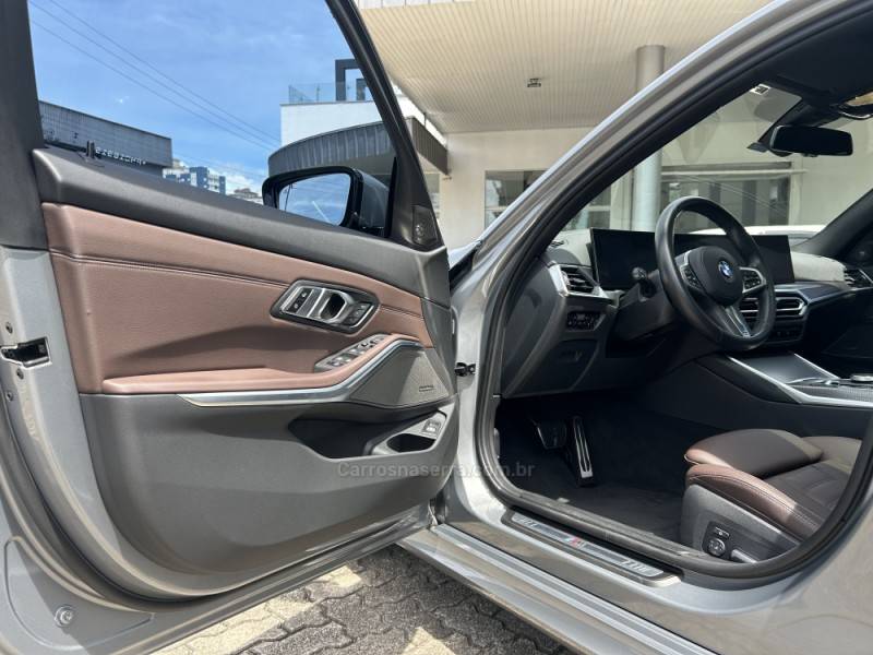 BMW - 320I - 2022/2023 - Cinza - R$ 280.000,00