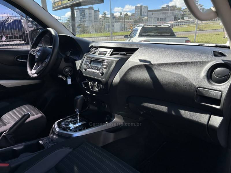 NISSAN - FRONTIER - 2022/2023 - Branca - R$ 170.000,00