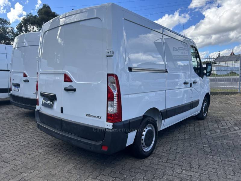 RENAULT - MASTER - 2022/2023 - Branca - R$ 198.000,00