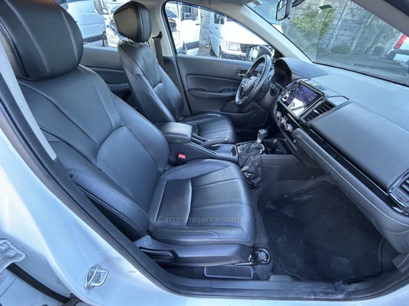 HONDA - CITY - 2022/2023 - Branca - R$ 109.500,00