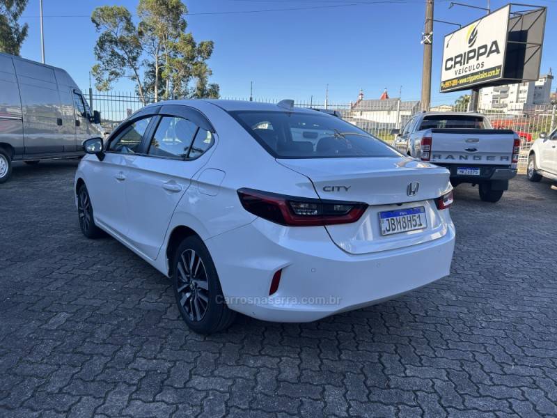 HONDA - CITY - 2022/2023 - Branca - R$ 109.500,00