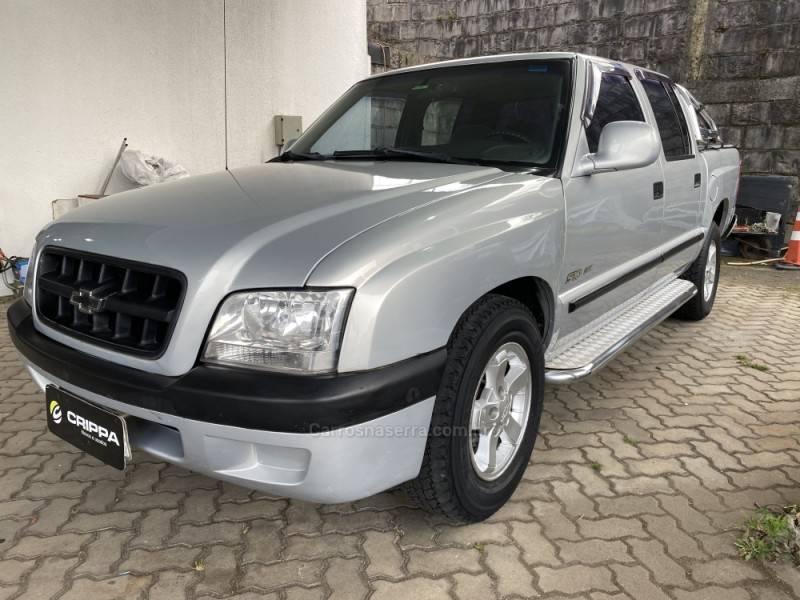 CHEVROLET - S10 - 2003/2003 - Prata - R$ 58.000,00