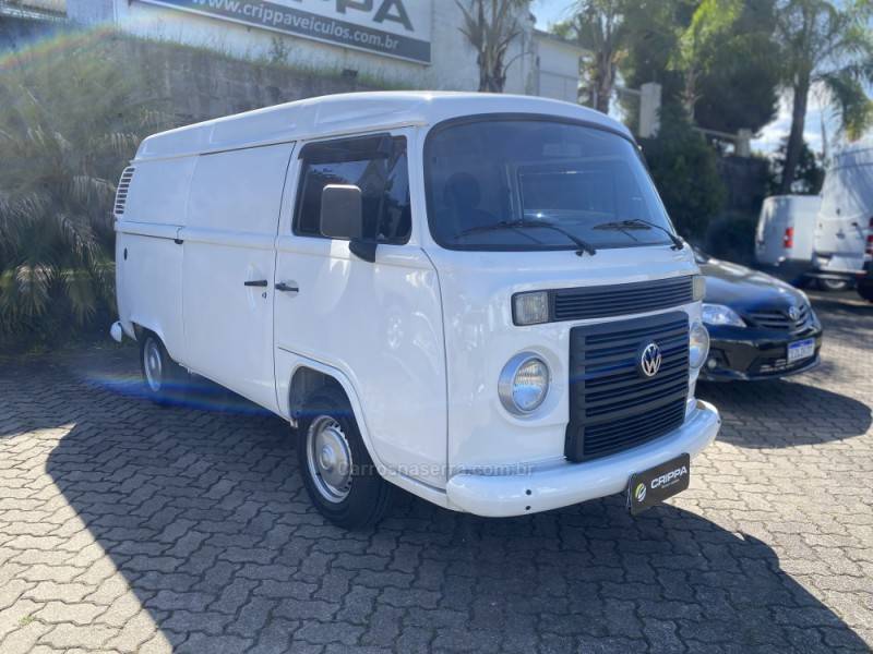 VOLKSWAGEN - KOMBI - 2012/2013 - Branca - R$ 56.000,00