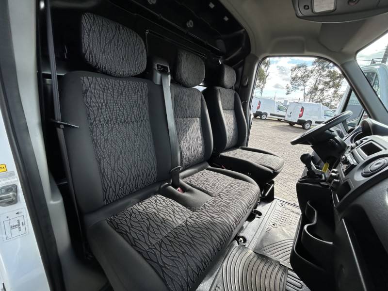 RENAULT - MASTER - 2019/2020 - Branca - R$ 165.000,00