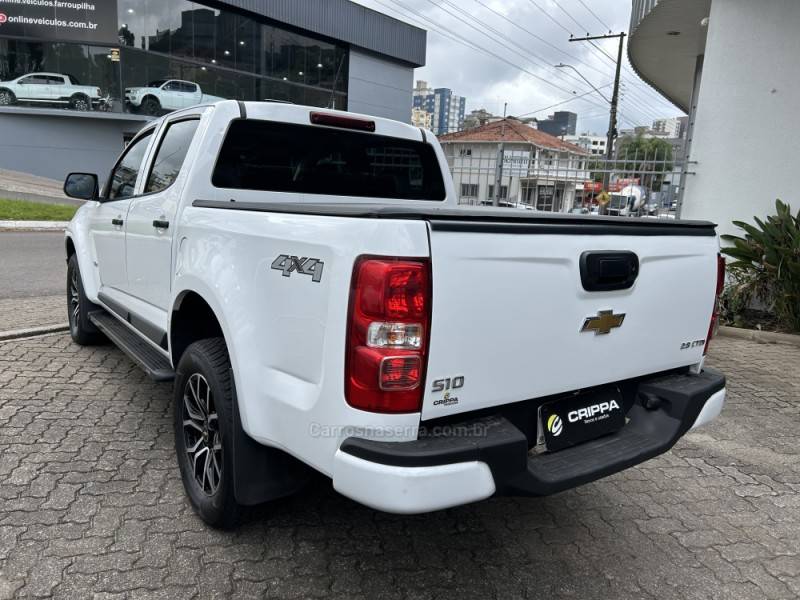 CHEVROLET - S10 - 2022/2022 - Branca - R$ 135.000,00