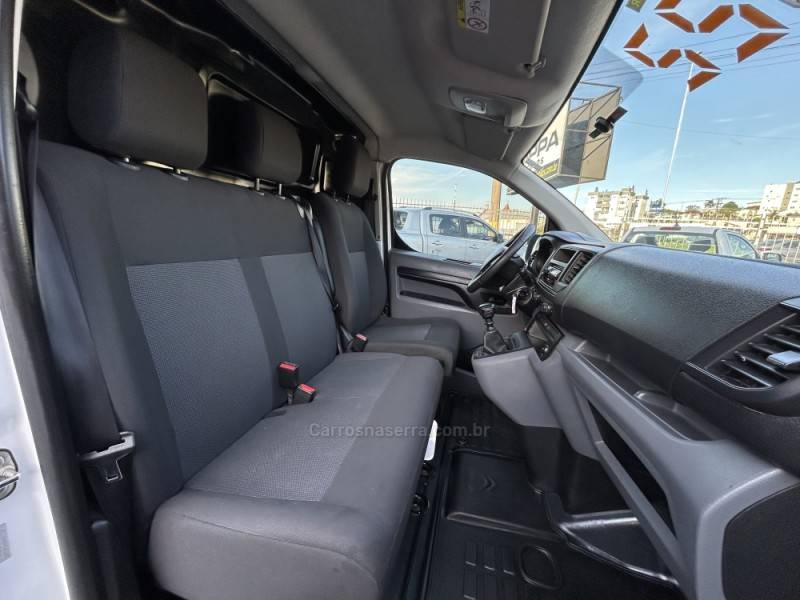 CITROËN - JUMPY - 2021/2022 - Branca - R$ 125.000,00