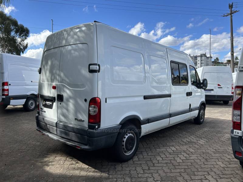 RENAULT - MASTER - 2011/2011 - Branca - R$ 108.000,00