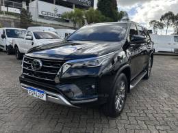 TOYOTA - HILUX SW4 - 2022/2022 - Preta - R$ 315.000,00