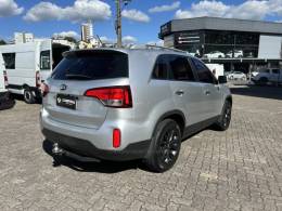 KIA MOTORS - SORENTO - 2014/2015 - Prata - R$ 75.000,00
