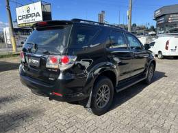 TOYOTA - HILUX SW4 - 2014/2014 - Preta - R$ 150.000,00