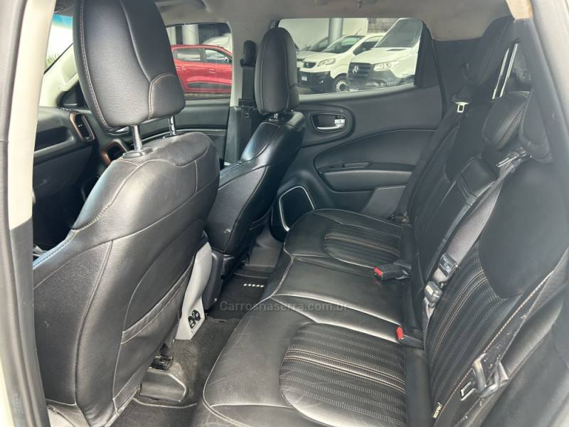 FIAT - TORO - 2018/2018 - Branca - R$ 85.000,00