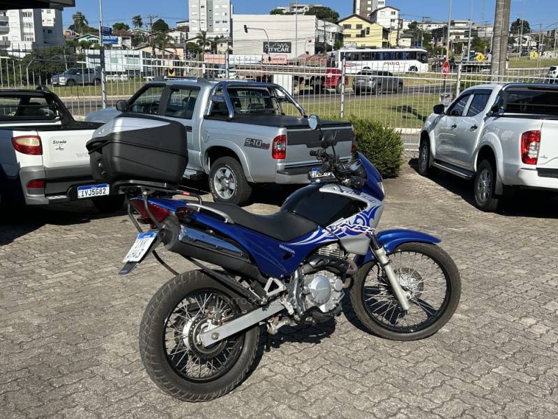 HONDA - NX4 FALCON - 2006/2006 - Azul - R$ 16.900,00