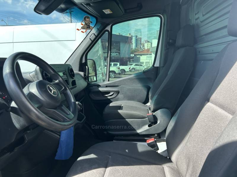 MERCEDES-BENZ - SPRINTER - 2021/2022 - Branca - R$ 219.000,00