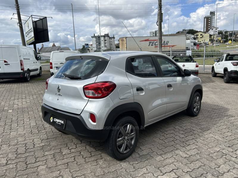 RENAULT - KWID - 2022/2023 - Prata - R$ 48.500,00