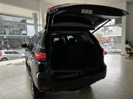 TOYOTA - HILUX SW4 - 2022/2022 - Preta - R$ 320.000,00