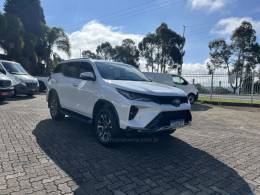 TOYOTA - HILUX SW4 - 2024/2024 - Branca - R$ 373.000,00