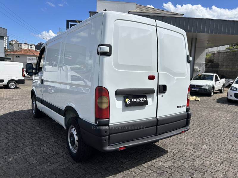 RENAULT - MASTER - 2012/2013 - Branca - R$ 95.000,00