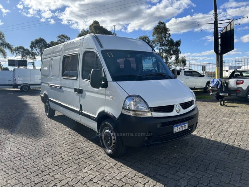 RENAULT - MASTER - 2010/2011 - Branca - R$ 105.000,00