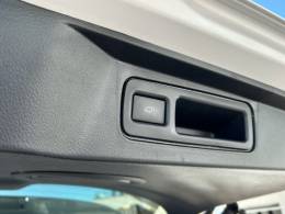 TOYOTA - HILUX SW4 - 2024/2024 - Branca - R$ 385.000,00