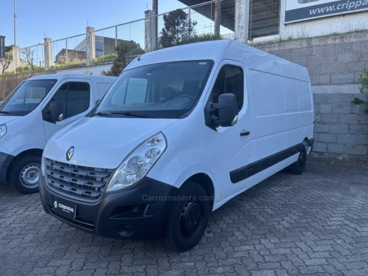 RENAULT - MASTER - 2013/2014 - Branca - R$ 120.000,00