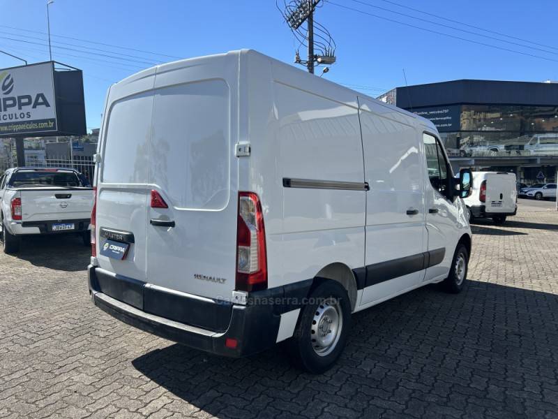RENAULT - MASTER - 2018/2019 - Branca - R$ 125.000,00