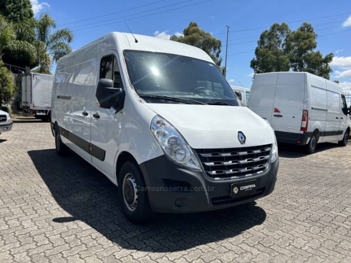 RENAULT - MASTER - 2021/2022 - Branca - R$ 198.000,00