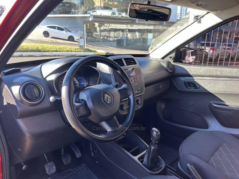 RENAULT - KWID - 2021/2022 - Vermelha - R$ 41.000,00