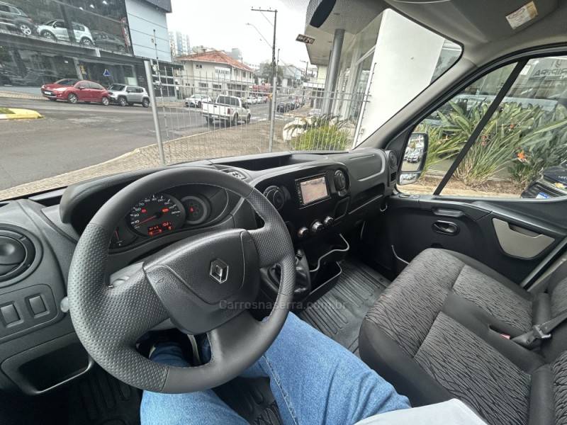 RENAULT - MASTER - 2020/2021 - Branca - R$ 195.000,00