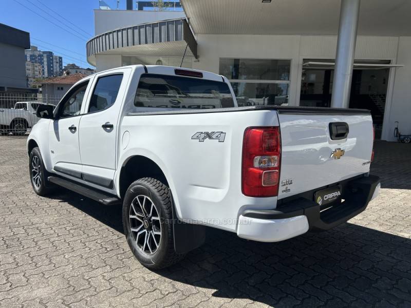 CHEVROLET - S10 - 2022/2022 - Branca - R$ 135.000,00