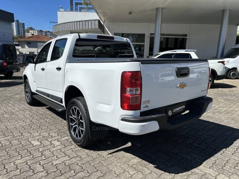 CHEVROLET - S10 - 2021/2022 - Branca - R$ 130.000,00
