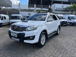 TOYOTA - HILUX SW4 - 2014/2015 - Branca - R$ 165.000,00