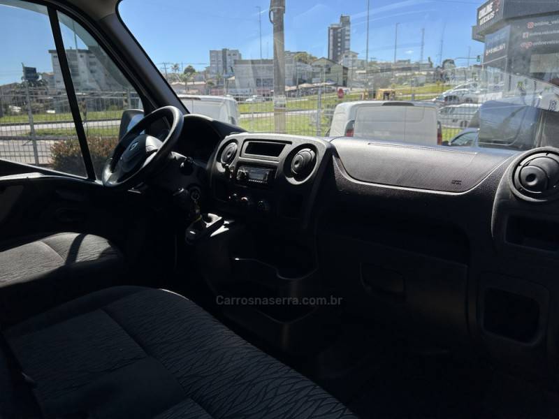 RENAULT - MASTER - 2021/2022 - Branca - R$ 195.000,00
