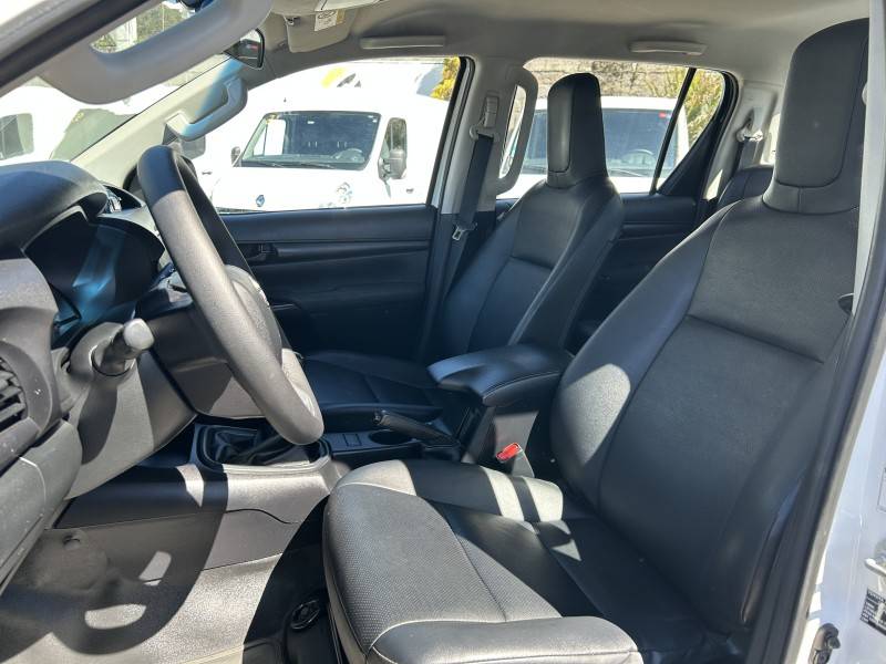 TOYOTA - HILUX - 2022/2022 - Branca - R$ 175.000,00