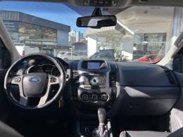 FORD - RANGER - 2013/2014 - Prata - R$ 112.000,00