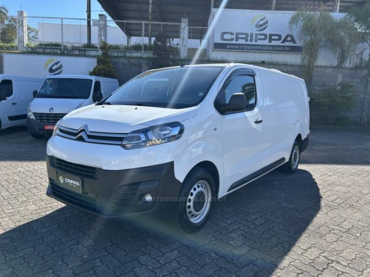 CITROËN - JUMPY - 2021/2022 - Branca - R$ 125.000,00