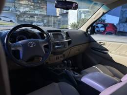 TOYOTA - HILUX SW4 - 2012/2013 - Prata - R$ 139.000,00