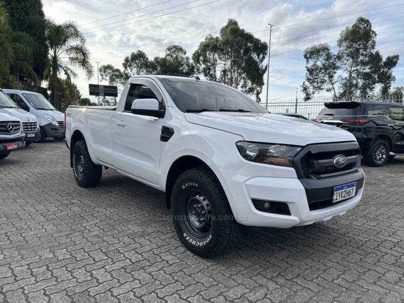 FORD - RANGER - 2018/2019 - Branca - R$ 112.000,00