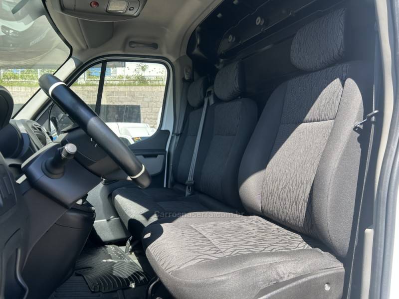 RENAULT - MASTER - 2019/2020 - Branca - R$ 165.000,00