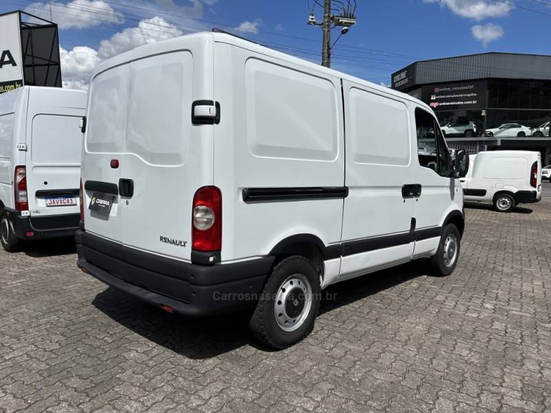 RENAULT - MASTER - 2012/2013 - Branca - R$ 88.000,00