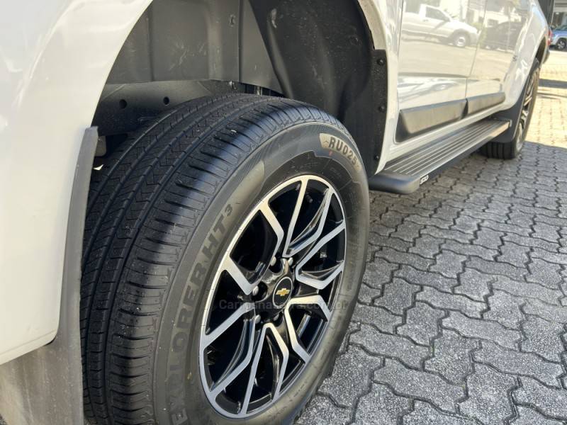 CHEVROLET - S10 - 2021/2022 - Branca - R$ 130.000,00