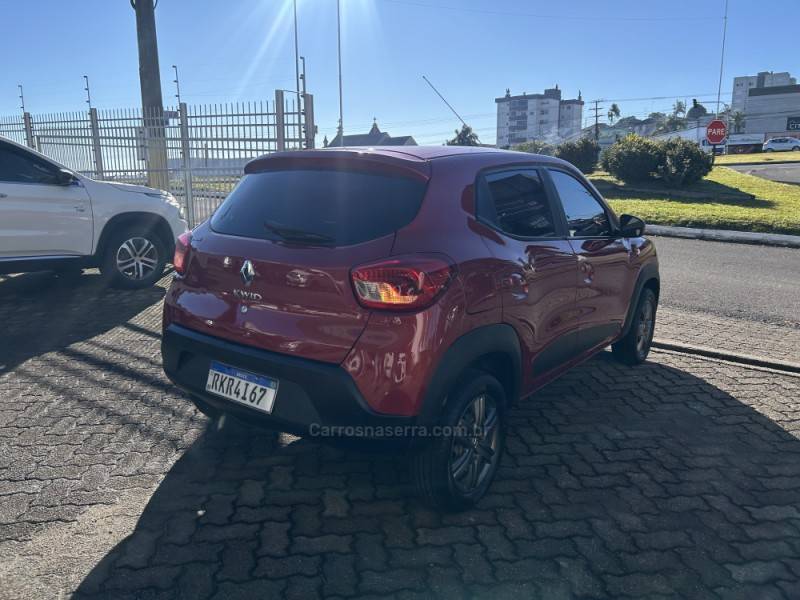 RENAULT - KWID - 2021/2022 - Vermelha - R$ 41.000,00