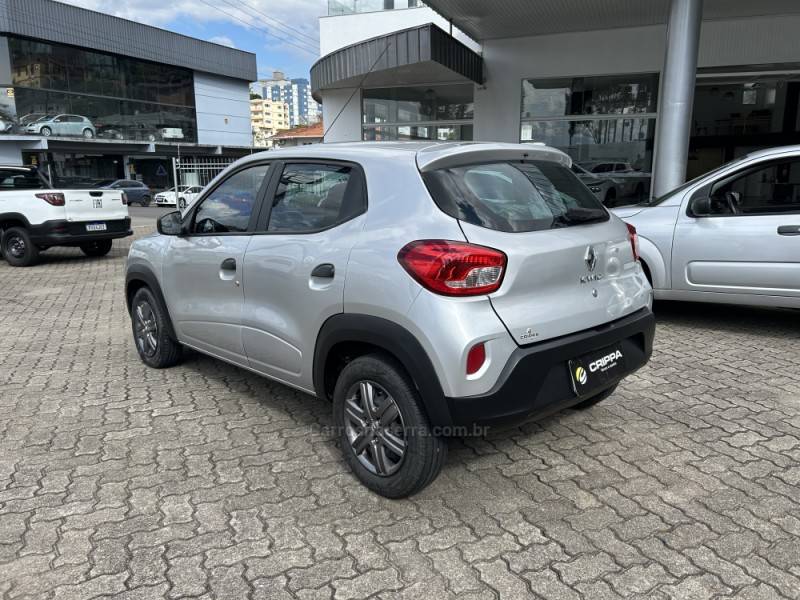 RENAULT - KWID - 2022/2023 - Prata - R$ 48.500,00