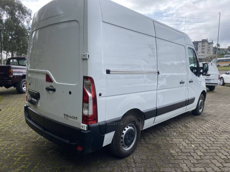 RENAULT - MASTER - 2021/2022 - Branca - R$ 195.000,00