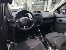 RENAULT - KWID - 2021/2022 - Vermelha - R$ 42.000,00